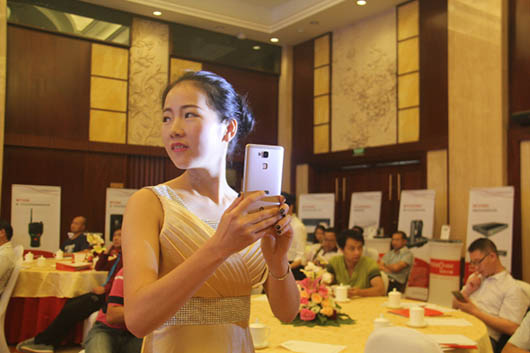 为多媒体通讯而呐喊，华体会vip5出售
2016全国渠道巡展走进昆明